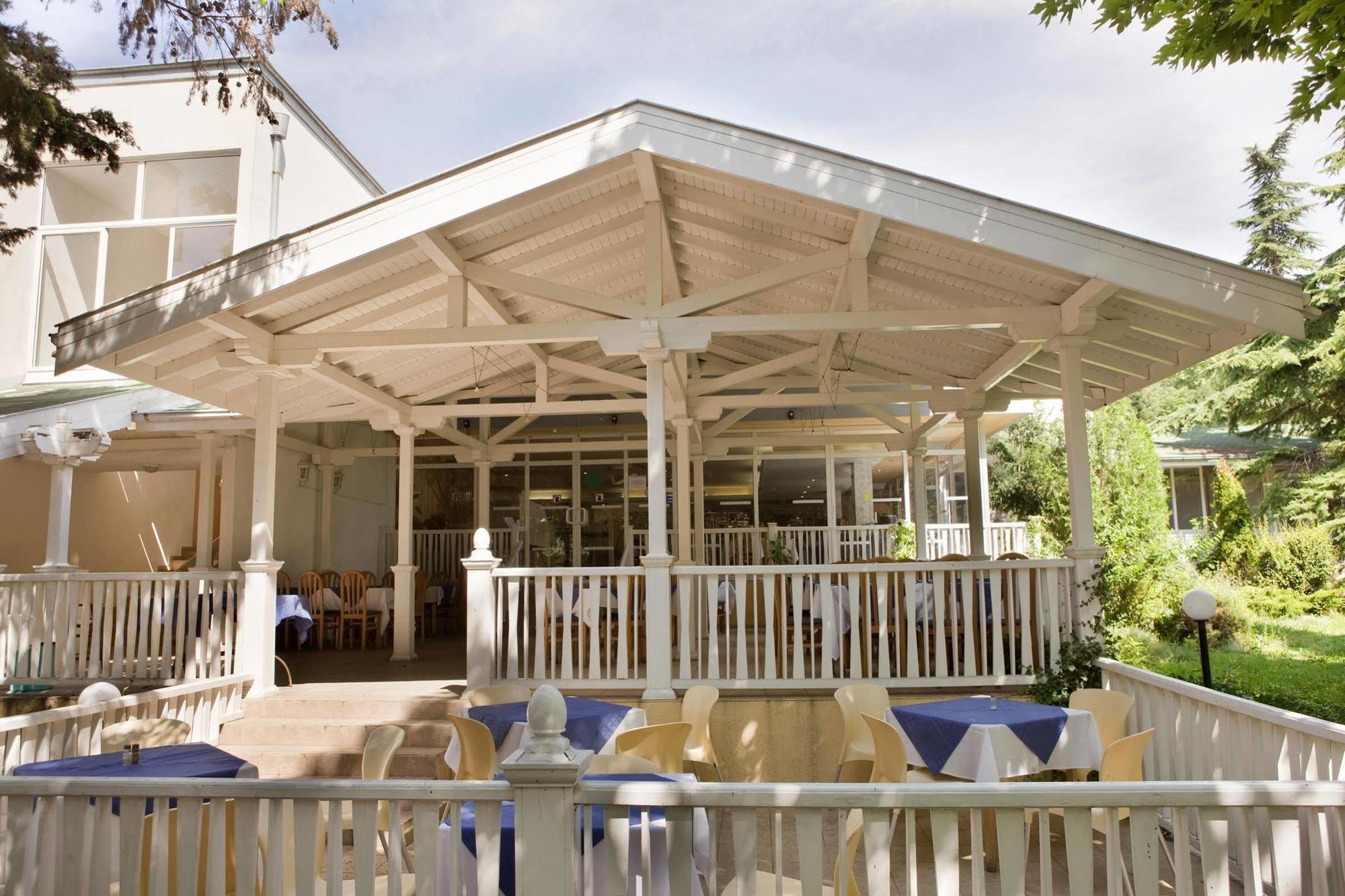 Ξενοδοχείο Oasis 2*