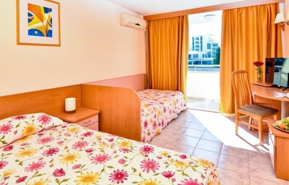 Otel Oasis